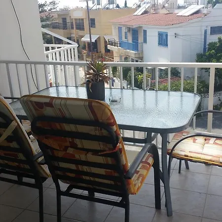 华纳乐蒙妮科特酒店 * Paphos