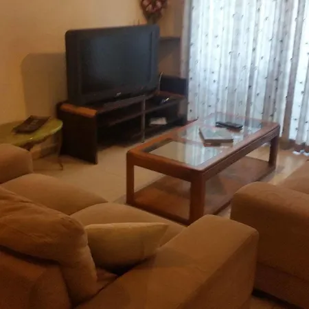 华纳乐蒙妮科特酒店