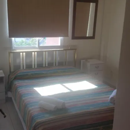 华纳乐蒙妮科特酒店