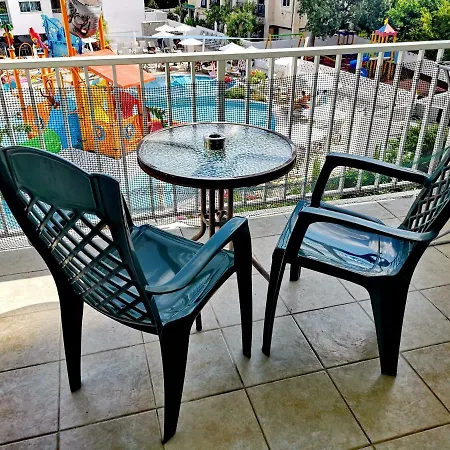 华纳乐蒙妮科特酒店 公寓 *