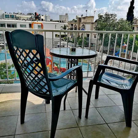 华纳乐蒙妮科特酒店 Paphos