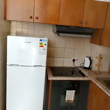 华纳乐蒙妮科特酒店 * Paphos