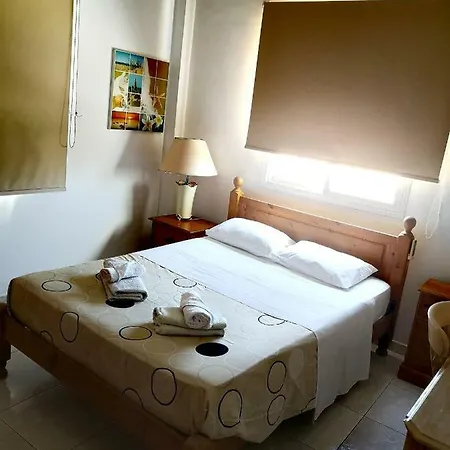 Faneromeni Court Apartamento Pafos
